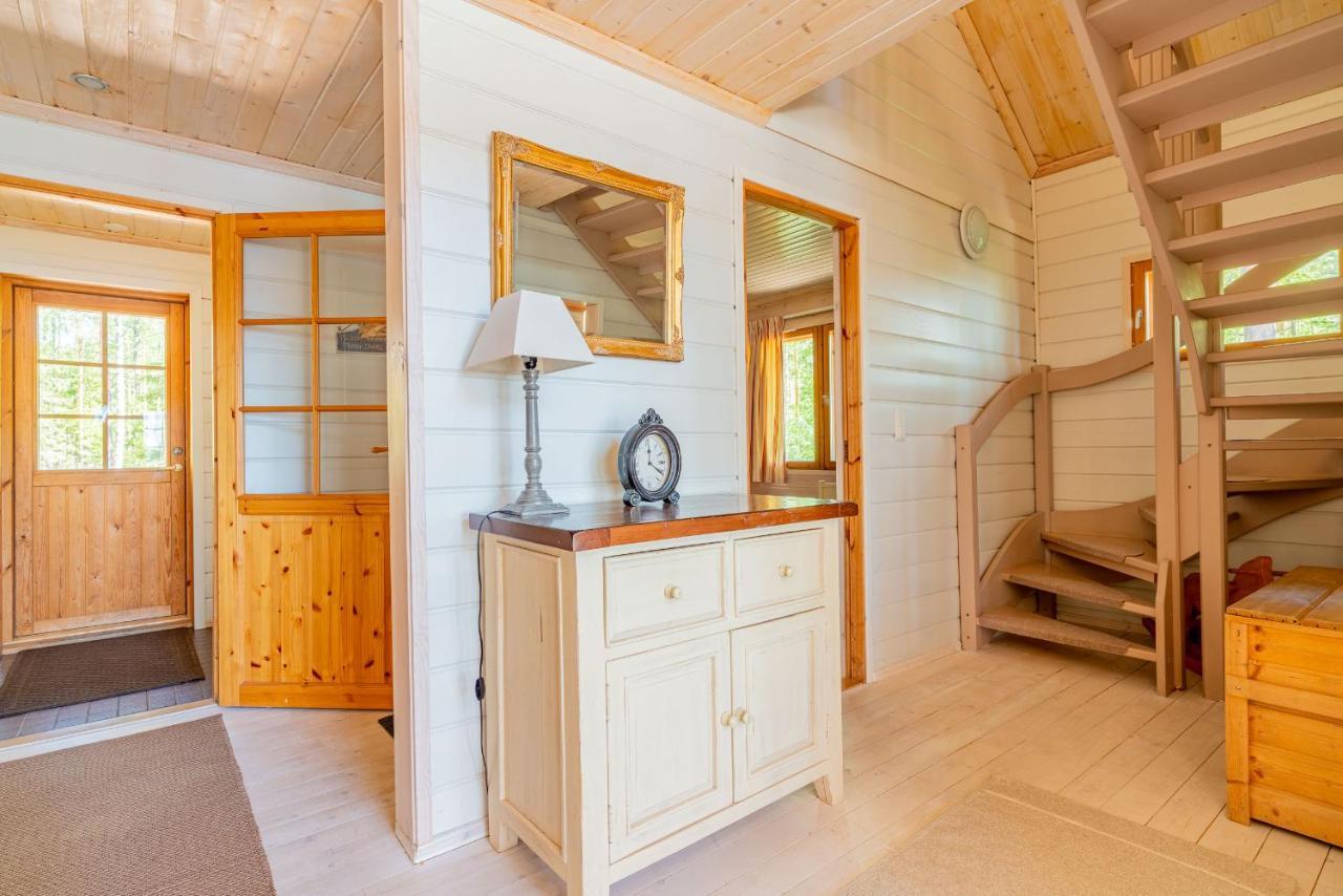 רוקולהטי Patalaiska Cottage With Private Beach מראה חיצוני תמונה